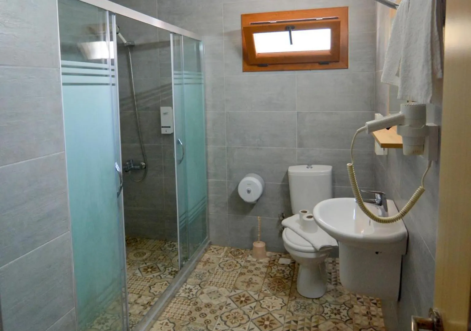 Ados Hotel Cesme