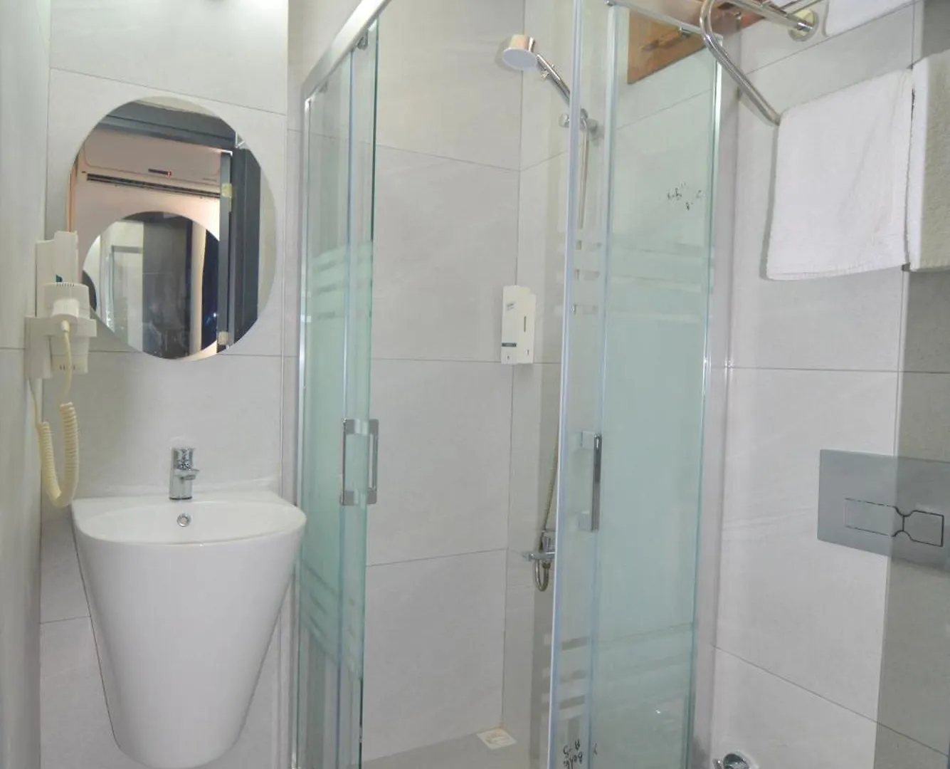 Ados Hotel Çeşme
