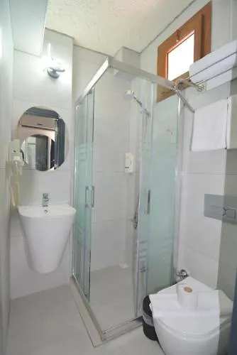 Ados Hotel Çeşme