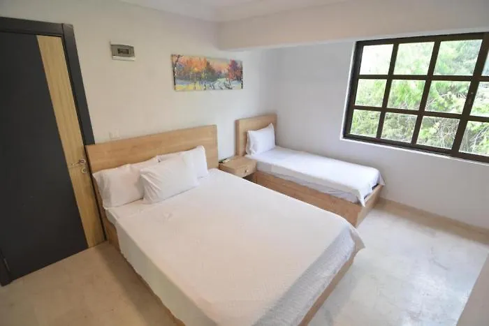 Ados Hotel Çeşme