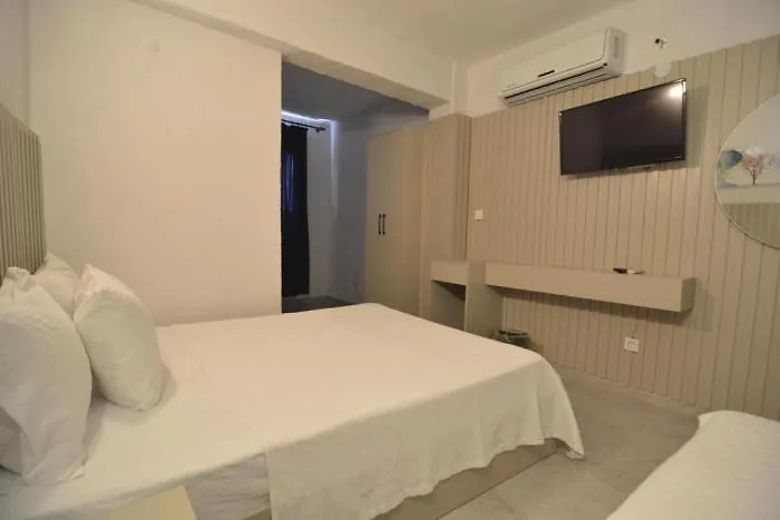 Ados Hotel Cesme
