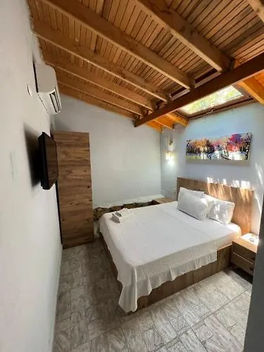 Ados Hotel Çeşme 2*,